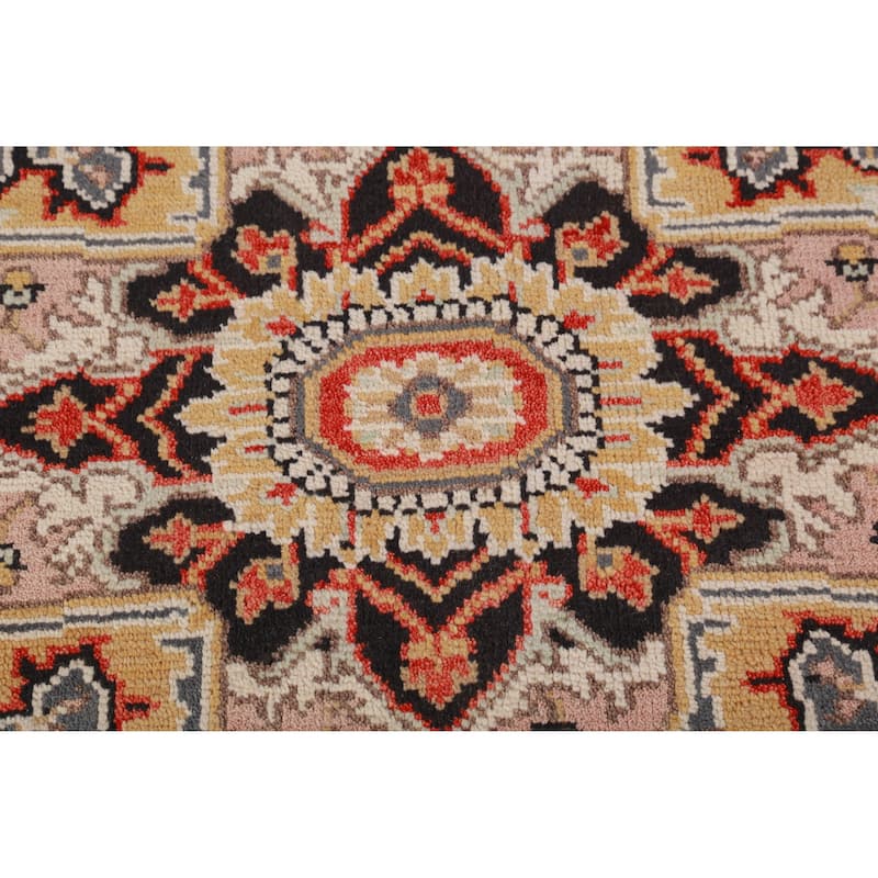 Hand Knotted Oriental 100% Wool Carpet Traditional Medallion Beige & Ivories Heriz (serapi) Area Rug - 9' 10'' X 7' 11''
