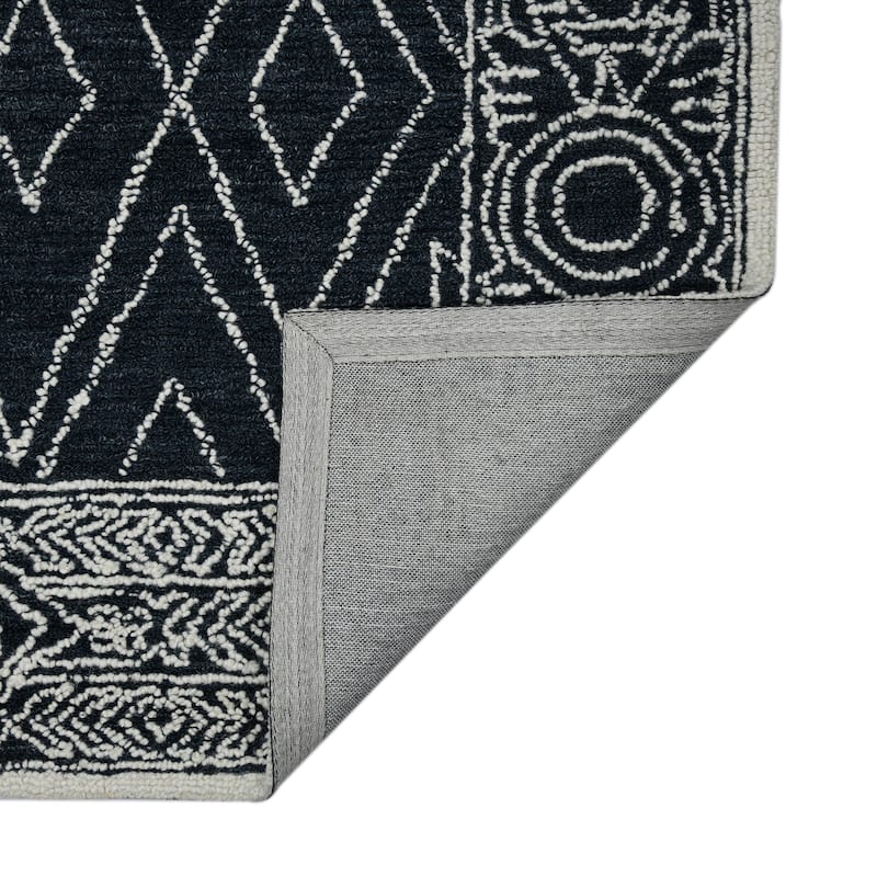 Bakari Suney Charcoal Hand-Hooked Wool Area Rug