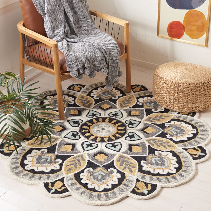 SAFAVIEH Handmade Novelty Urtza Ornate Flower Wool Rug - 3' Round - Ivory/Black - Round