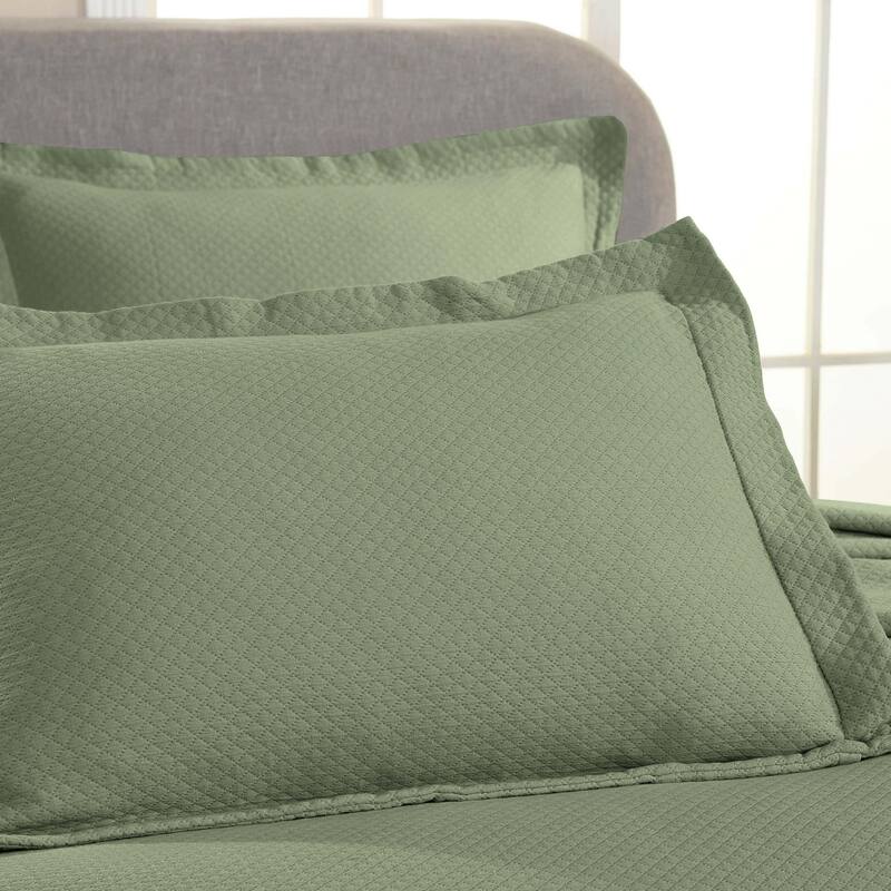 Superior Solitaire Cotton Decorative Bedspread Set