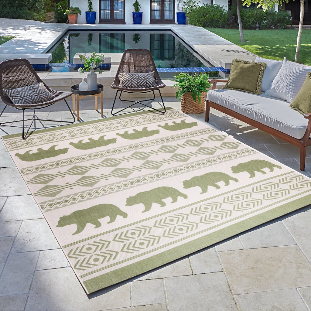 Gertmenian Paseo Orin Rustic Tribal Bear Indoor/ Outdoor Area Rug