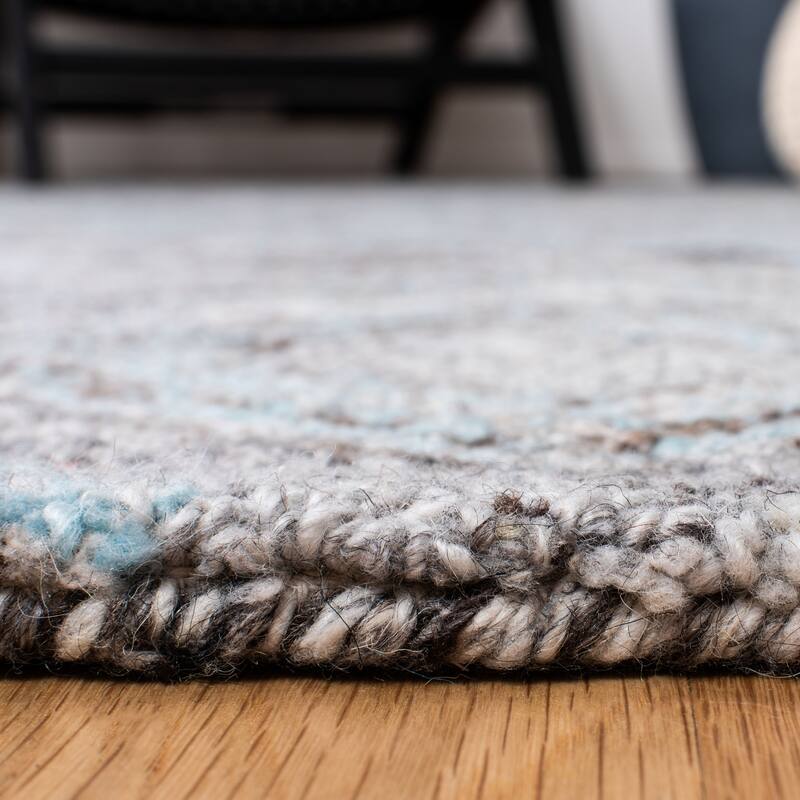 SAFAVIEH Handmade Abstract Elodia Diamond Wool Rug