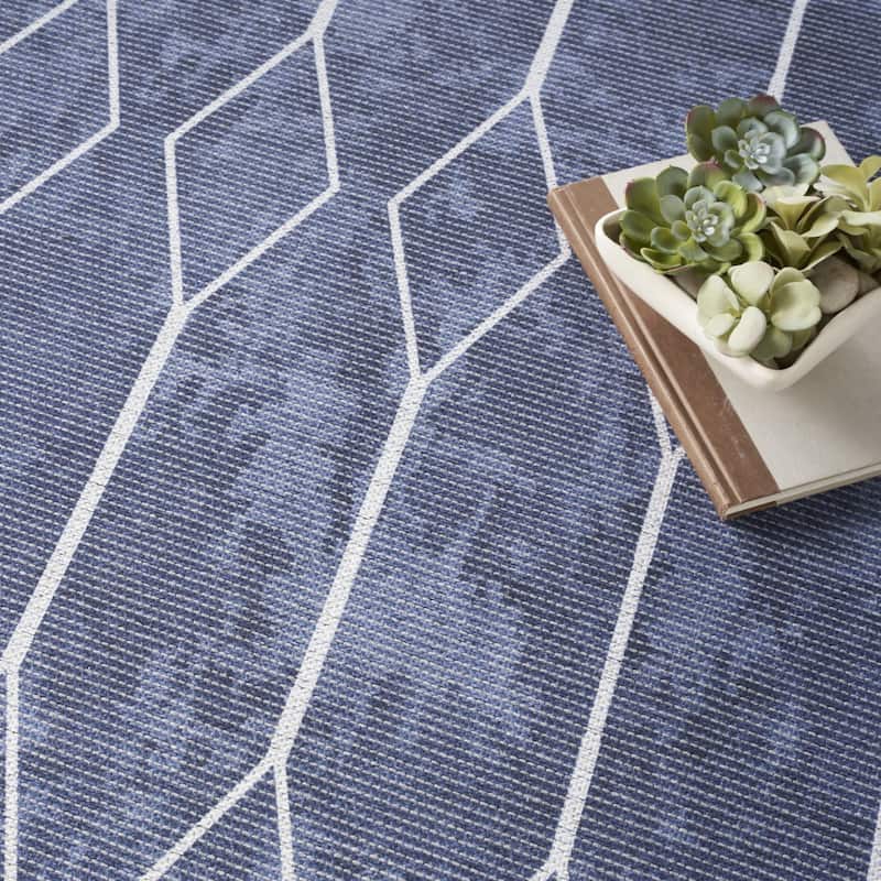 Pebev Power Loomed Geometric Area Rug By HomeRoots - 8' x 10'