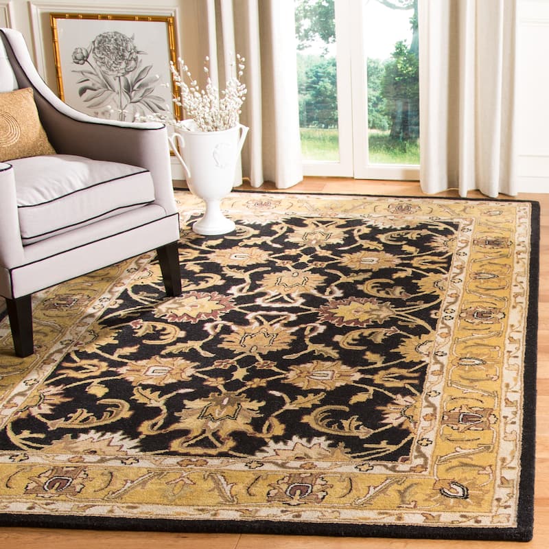 SAFAVIEH Handmade Classic Domiziana Traditional Oriental Wool Rug - 4' x 6' - Black/Gold