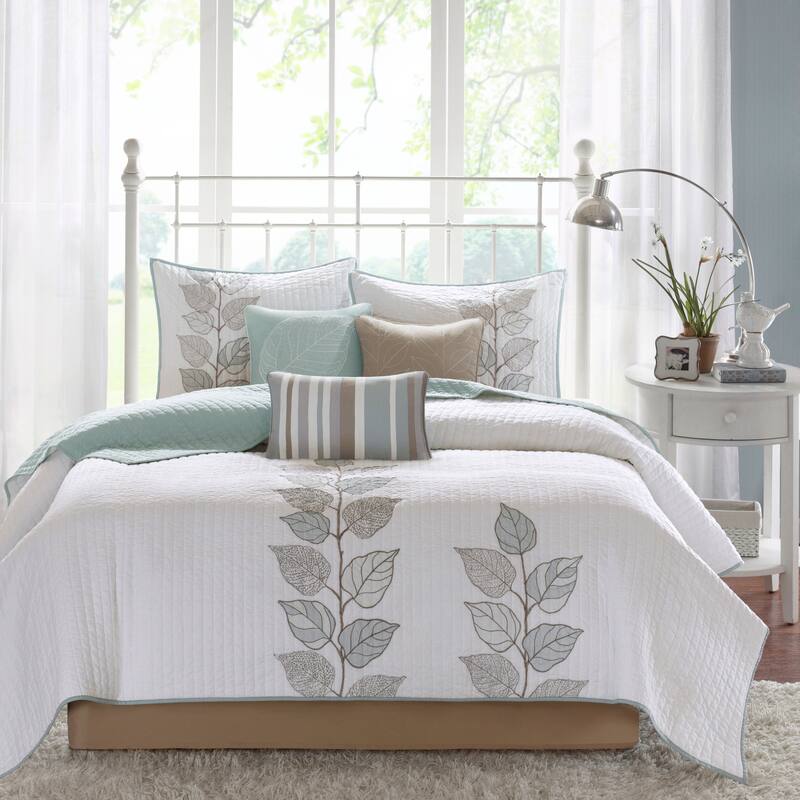 GDF Studio - Leaf Embroidered Reversible Quilt Set with Decorative Pillows - White+Blue (Full/Queen)