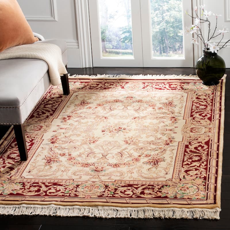 SAFAVIEH Handmade Versailles Shawnda Traditional Silk Rug - 4' x 6' - Ivory/Red