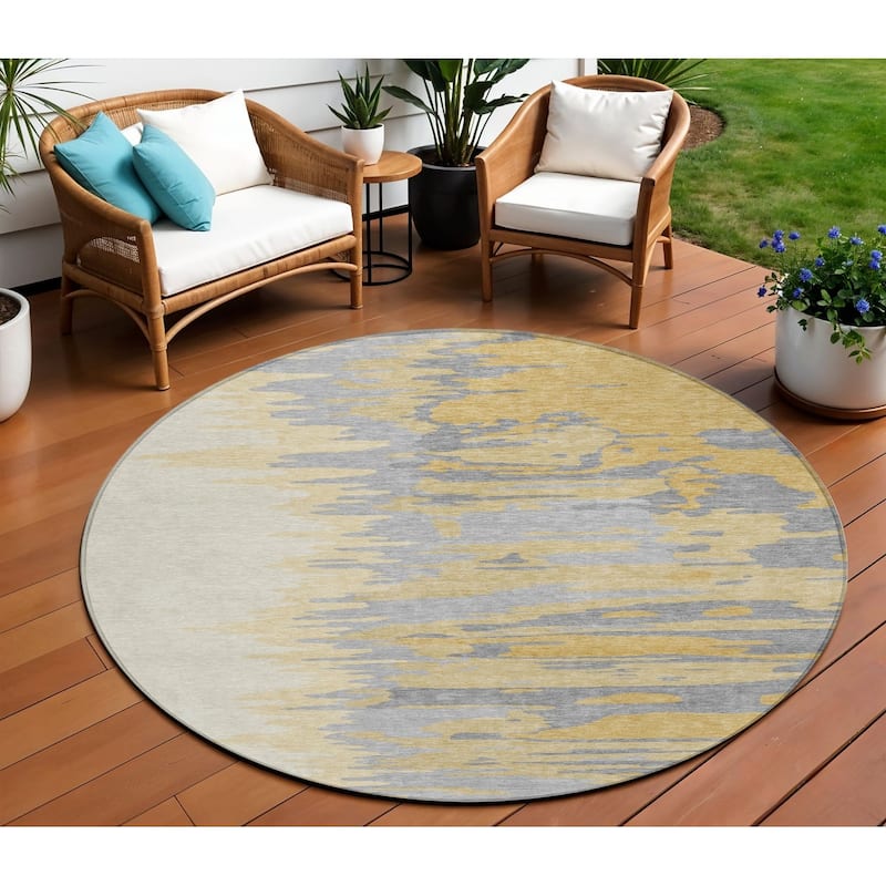 HomeRoots Abstract Transitional Rectangle Outdoor Rug - 8' Round