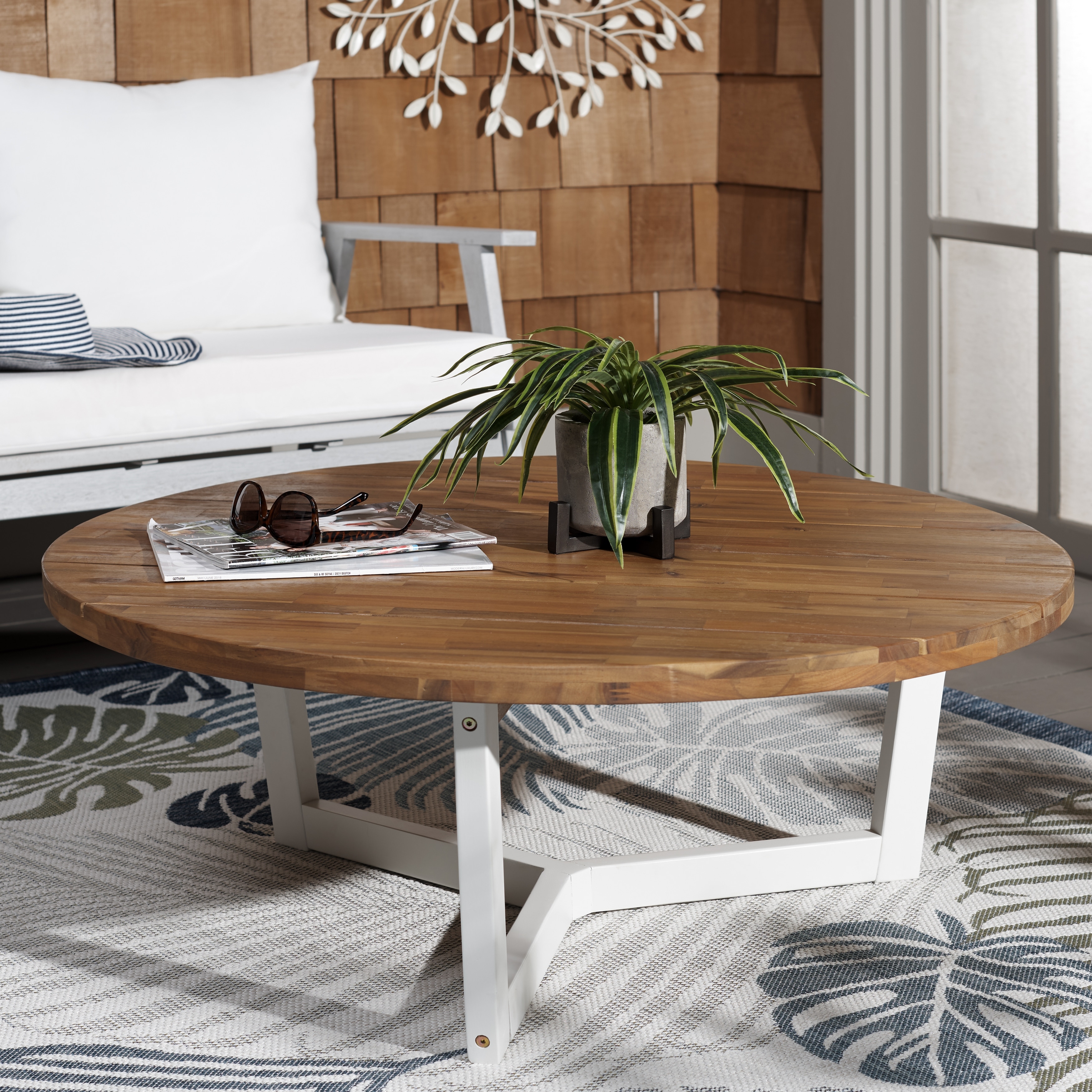 SAFAVIEH Estefani 3-Leg Round Outdoor Coffee Table - 39Wx39Dx15H