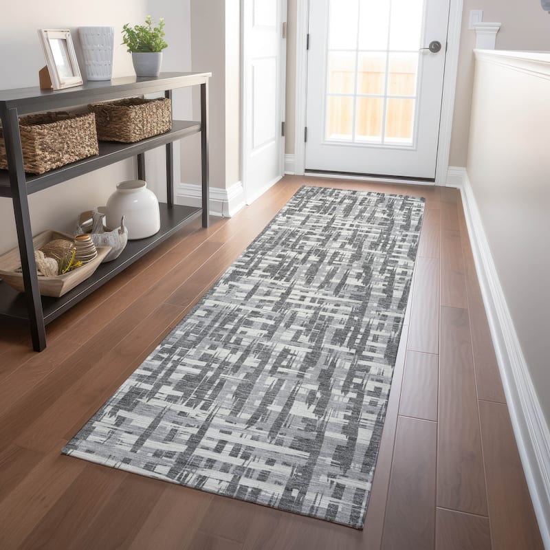 Machine Washable Indoor/ Outdoor Modern Crosshatch Chantille Rug - Gray - 2'3" x 7'6"