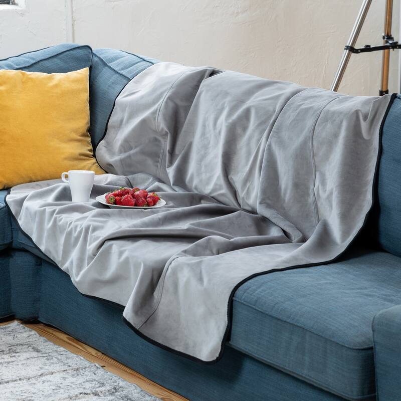 Avana Waterproof Throw Blanket - Microvelvet Black