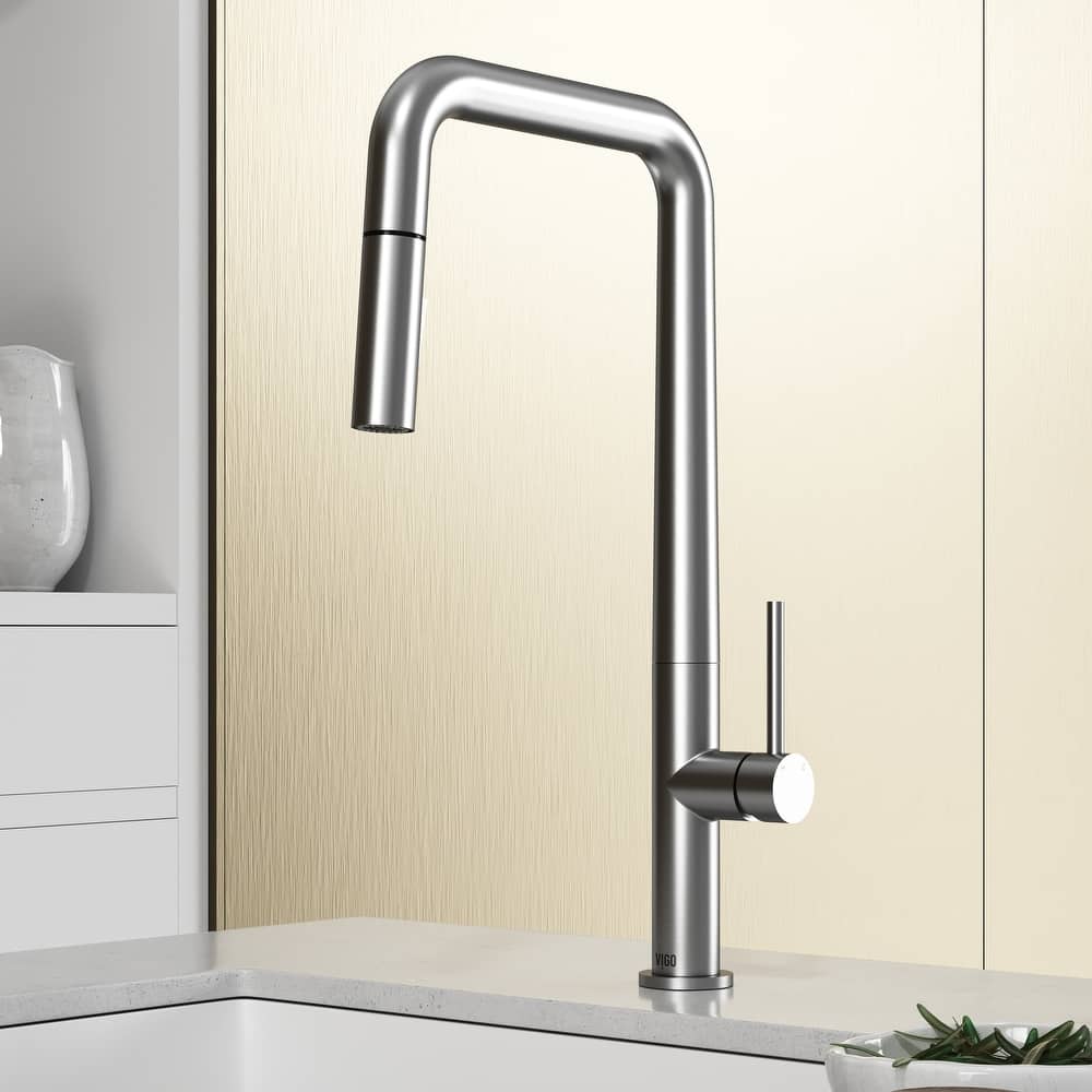 VIGO Parsons 18" H Single Handle Pull-Down Sprayer Kitchen Faucet