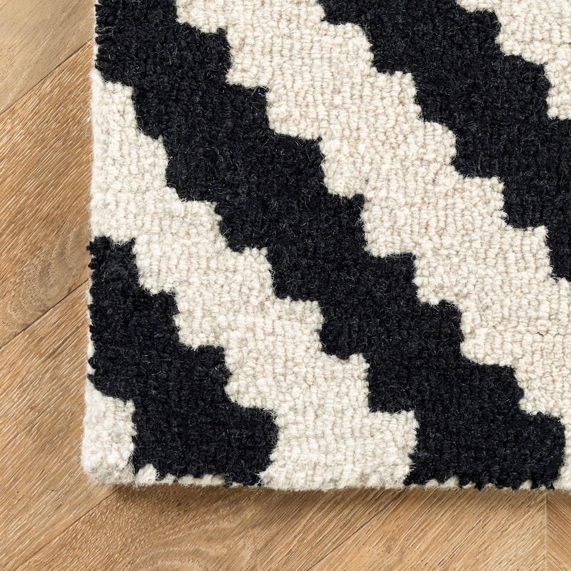 Nuloom Kellee Hand Tufted Geometric Wool Area Rug