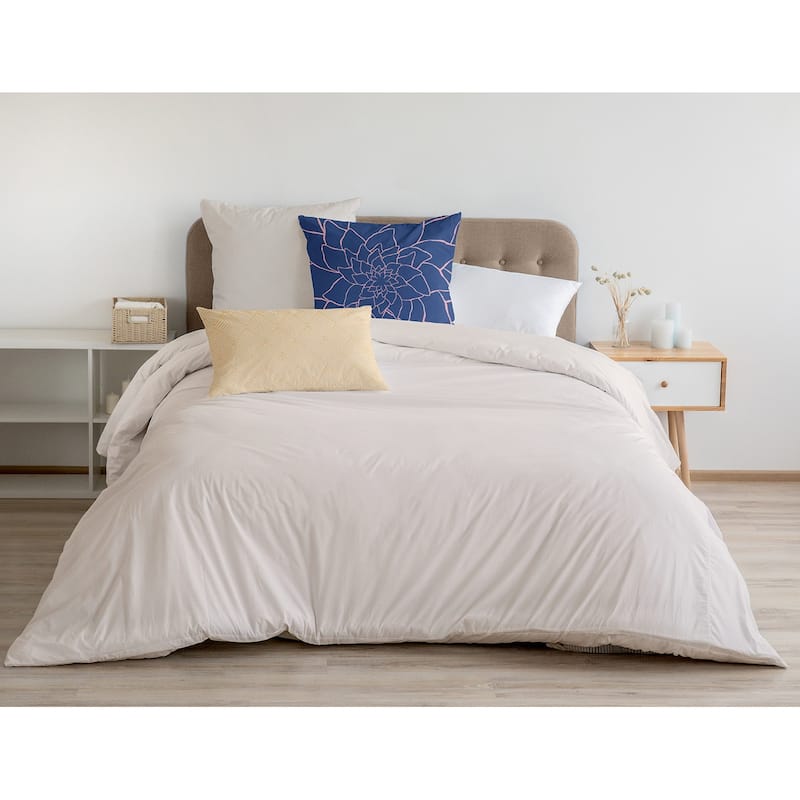 Flower Outline Decorative Throw Pillow
