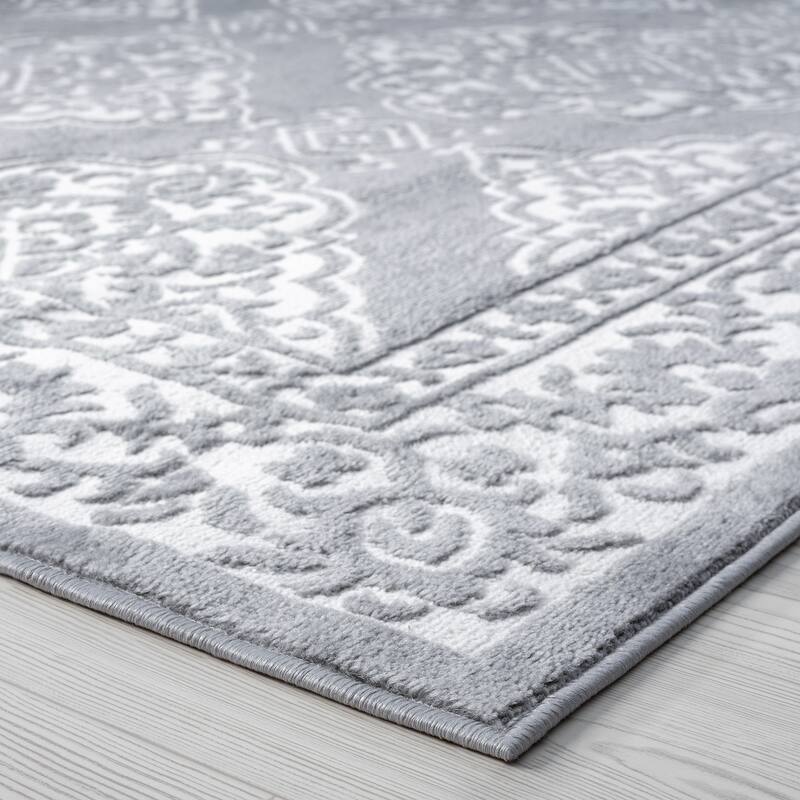 Wyman Farmhouse Floral Indoor Area Rug