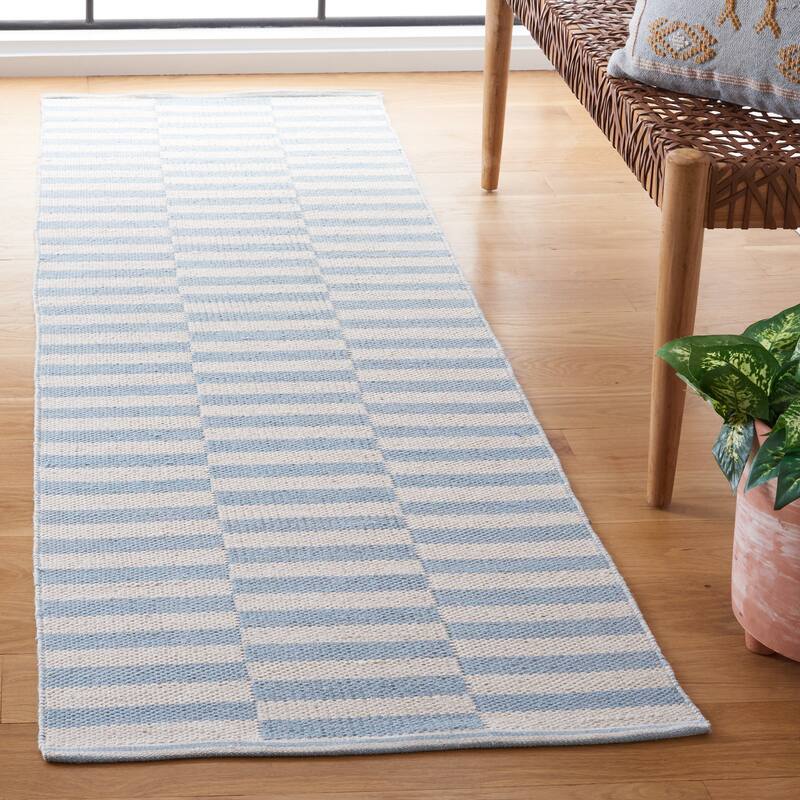 SAFAVIEH Handmade Flatweave Montauk Helena Casual Cotton Rug - 2'3" x 7' Runner - Ivory/Light Blue