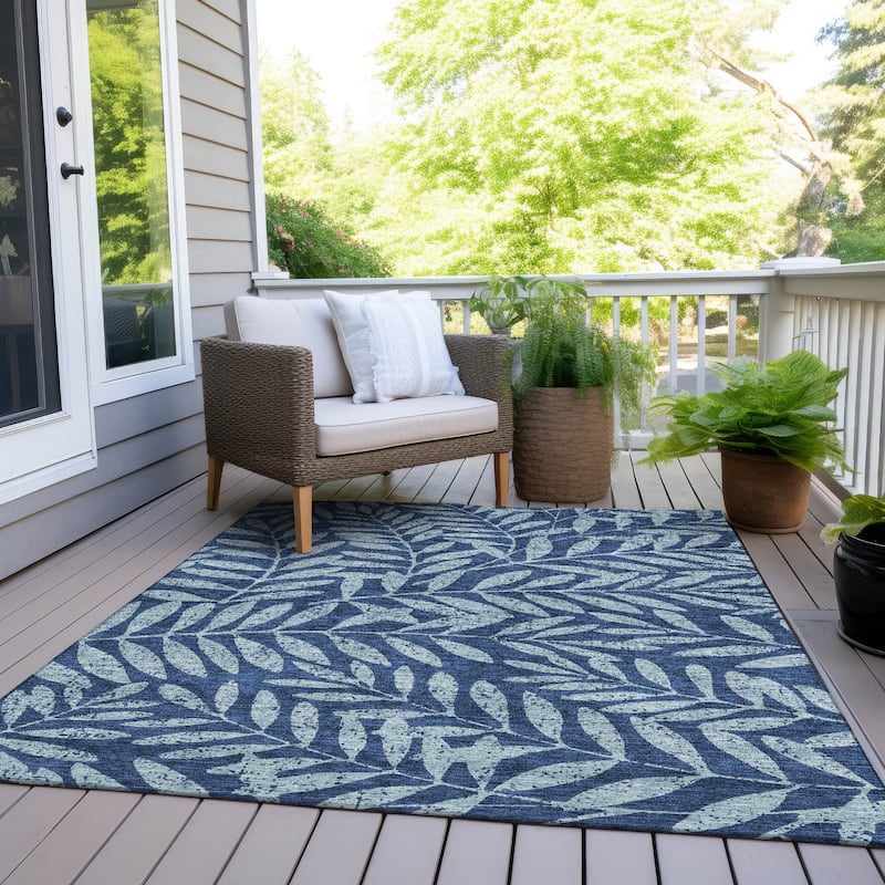 Machine Washable Indoor/ Outdoor Chantille Palm Rug - Navy - 5' x 7'6"