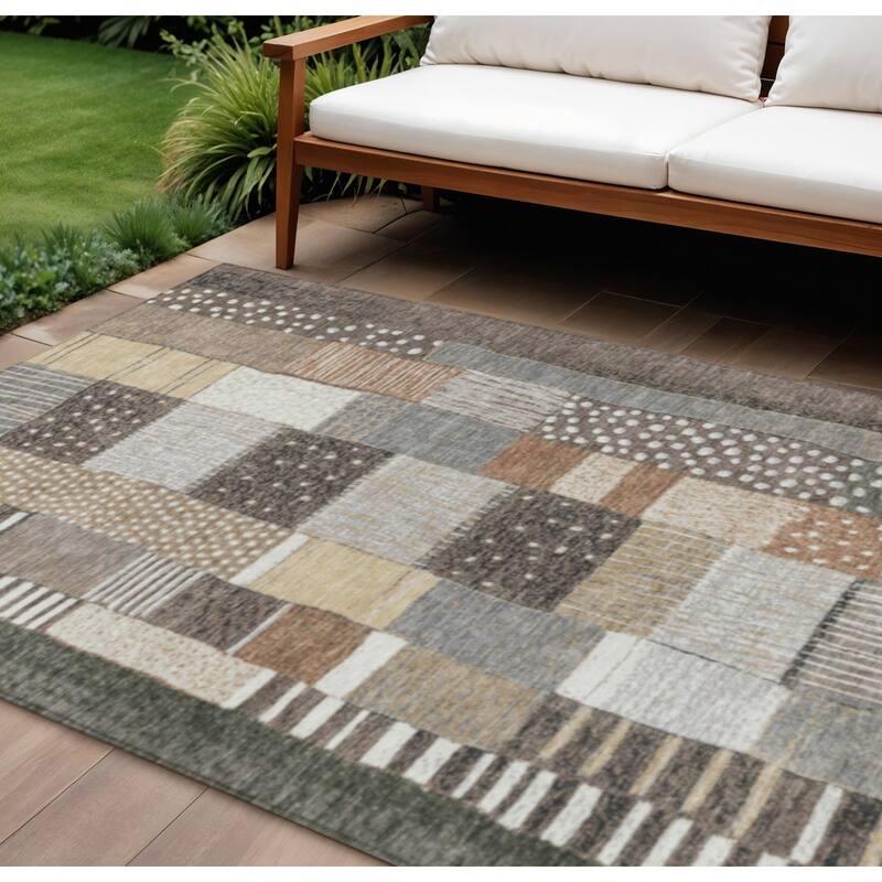 HomeRoots Geometric Transitional Rectangle Outdoor Rug - 9' X 12'