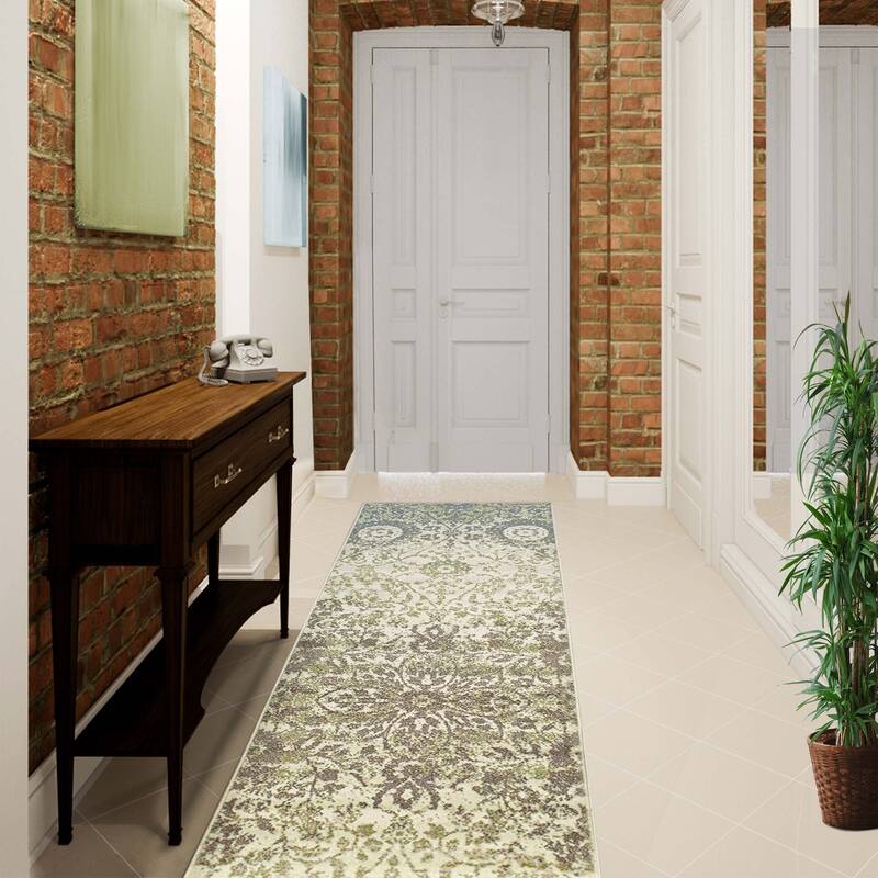 Superior Pendleton Traditional Floral Indoor Runner or Area Rug