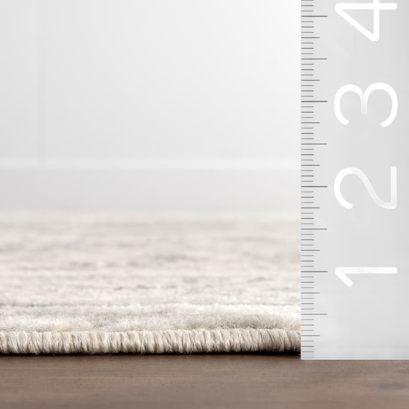 Nuloom Gem Traditional DIstressed Area Rug