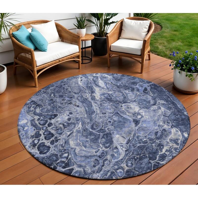HomeRoots Abstract Transitional Rectangle Outdoor Rug - 8' Round