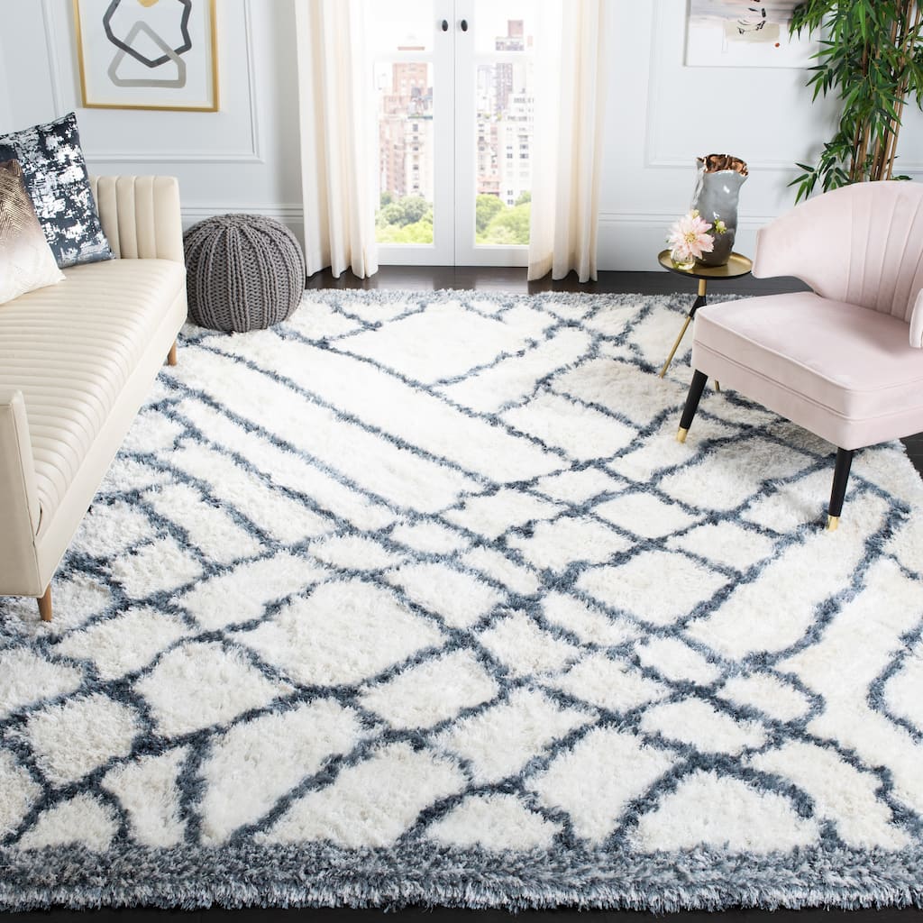 SAFAVIEH Handmade Toronto Shag Yajaira Polyester Rug