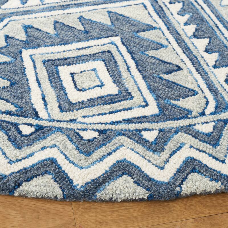 SAFAVIEH Handmade Metro Selima French Country Wool Rug