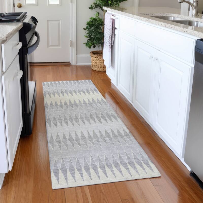 Premium Washable Super Soft Modern Ziggy Mayfield Rug - Silver - 2'3" x 7'6"