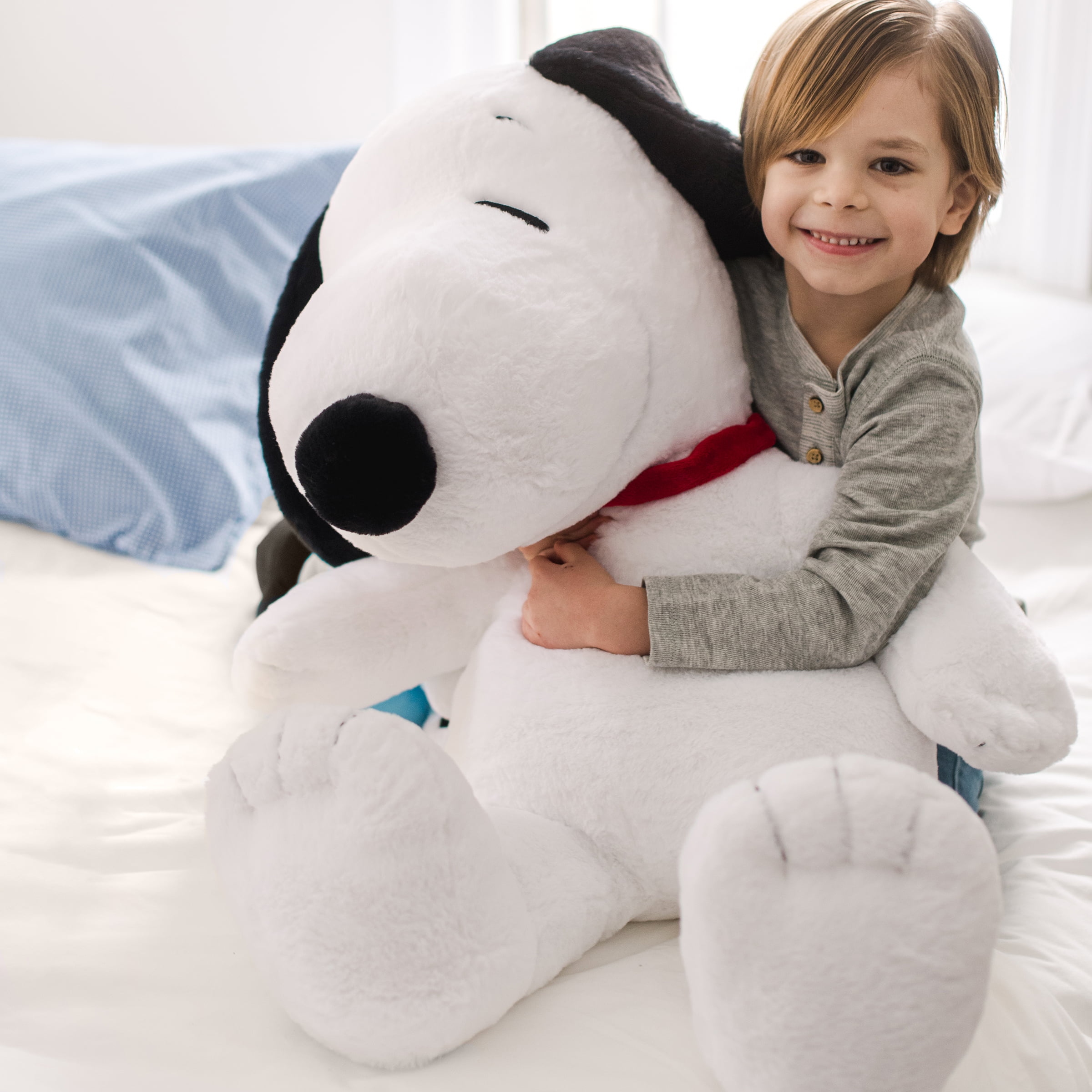 Jumbo hot sale snoopy plush