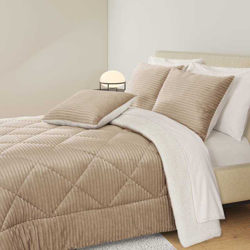 J. Queen New York Everett Comforter Set