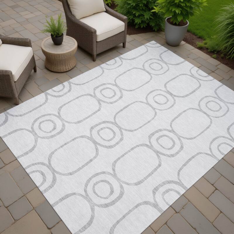 Machine Washable Indoor/ Outdoor Modern Vibe Chantille Rug - Silver - 3' x 5'