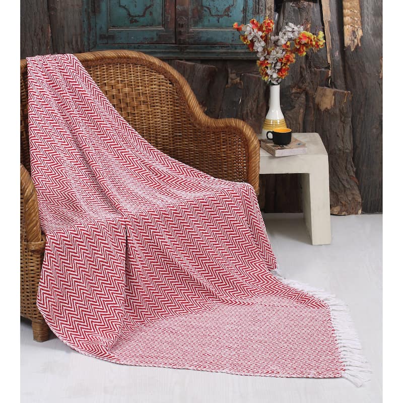 Handwoven Chevron Cotton Throw Blanket - All-Season Comfort with Boho-Chic Style! - Red