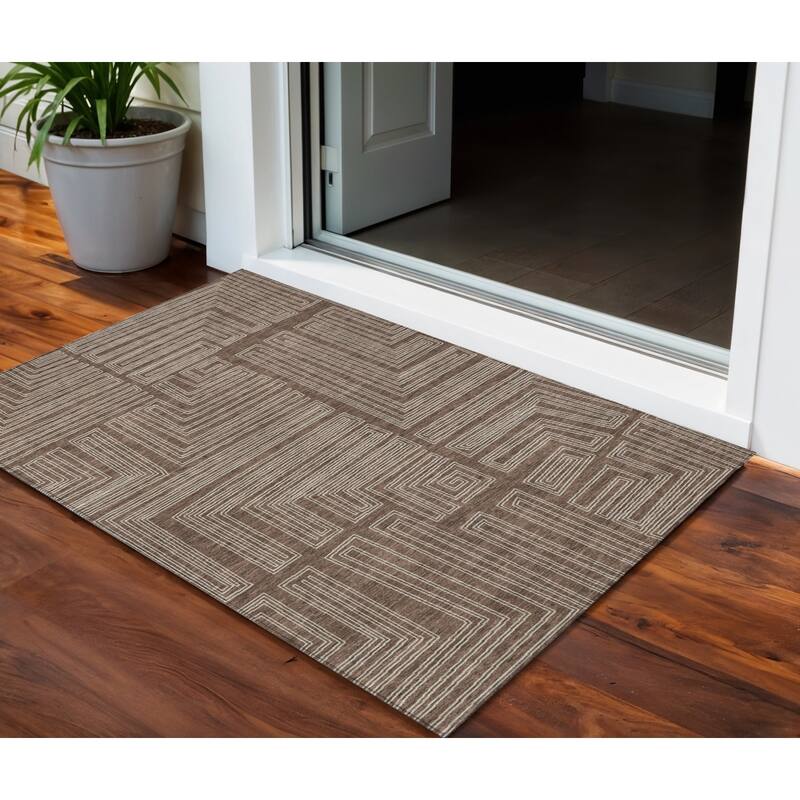 HomeRoots Geometric Transitional Rectangle Outdoor Rug - 3' x 5'