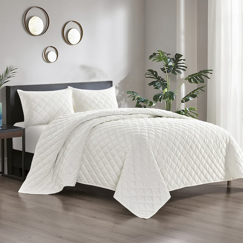 Pointehaven Heavy-Weight Oversized Diamond Design Velvet Quilt Sets
