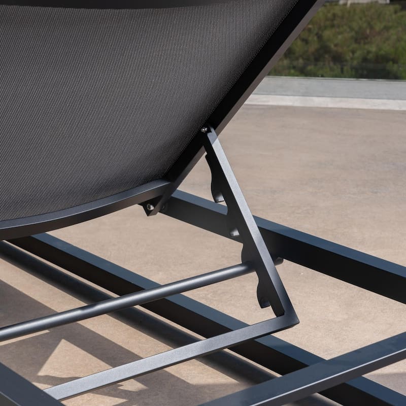 Outdoor aluminum frame mesh chaise lounge chair