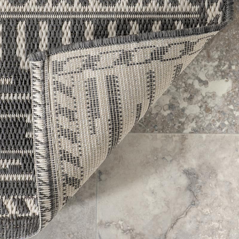 Nuloom Grey Luxurious Contemporary Tribal Style Indoor/ Outdoor Area Rug