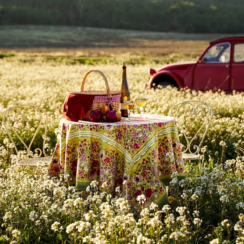 Jardine Red/ Green Floral Cotton Tablecloth