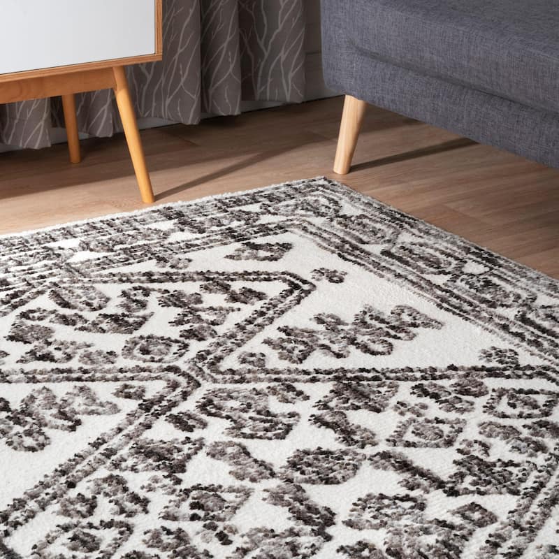 Nuloom Transitional Fading Mayen Cruz Andina Geo Border Print Area Rug