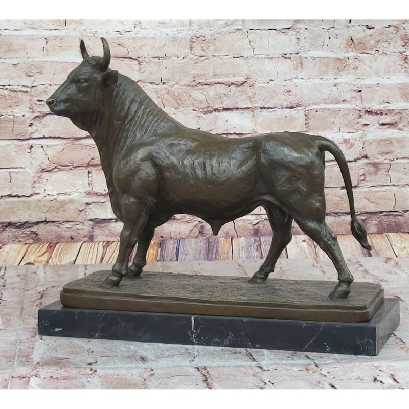 Majestic Bronze Bull By L. Bonheur – Timeless Animal Sculpture For Collectors