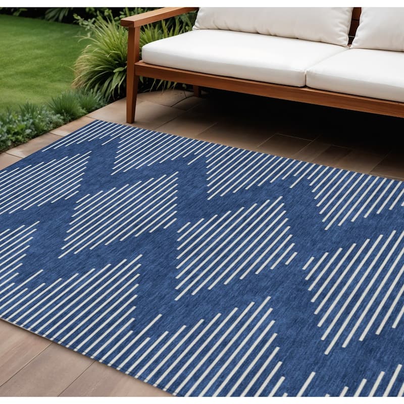 HomeRoots Geometric Transitional Rectangle Outdoor Rug - 9' X 12'