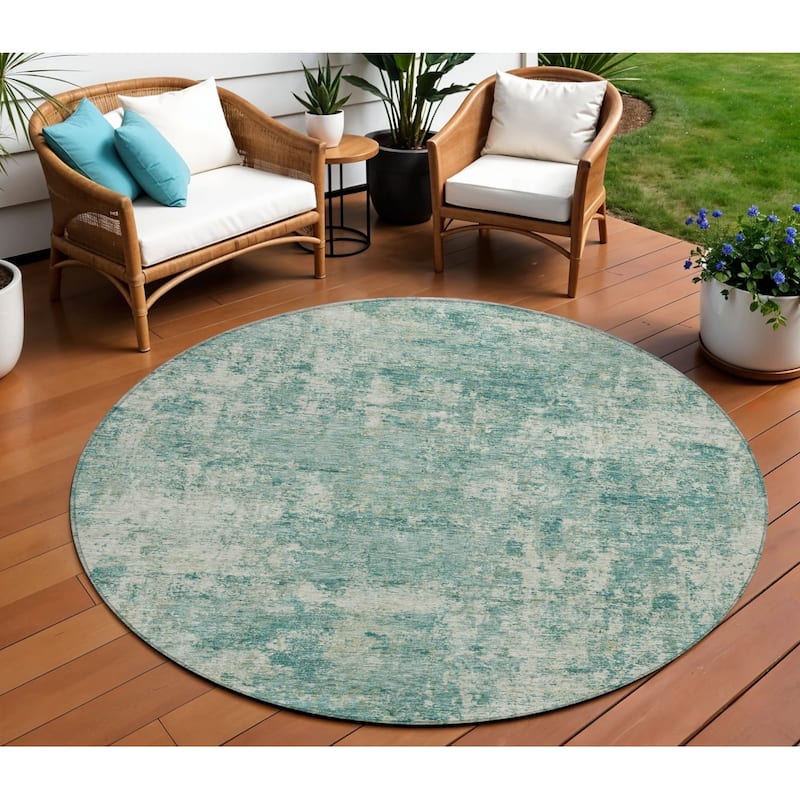 HomeRoots Abstract Transitional Rectangle Outdoor Rug - 8' Round