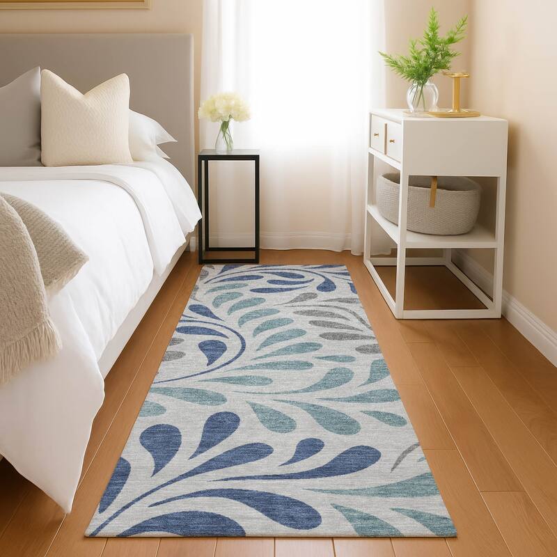 Machine Washable Indoor/ Outdoor Floral Arabesque Chantille Rug
