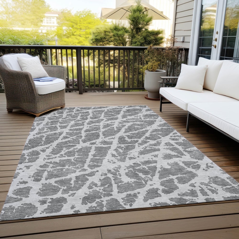 Machine Washable Indoor/ Outdoor Transitional Charcoal Crackle Chantille Rug