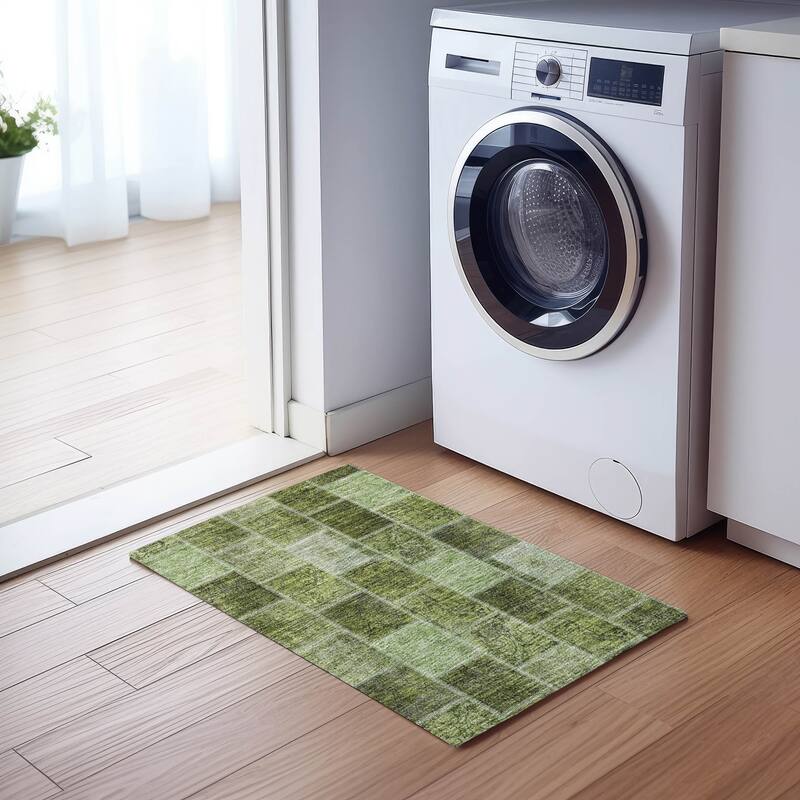 Machine Washable Indoor/ Outdoor Chantille Traditional Patchwork Rug