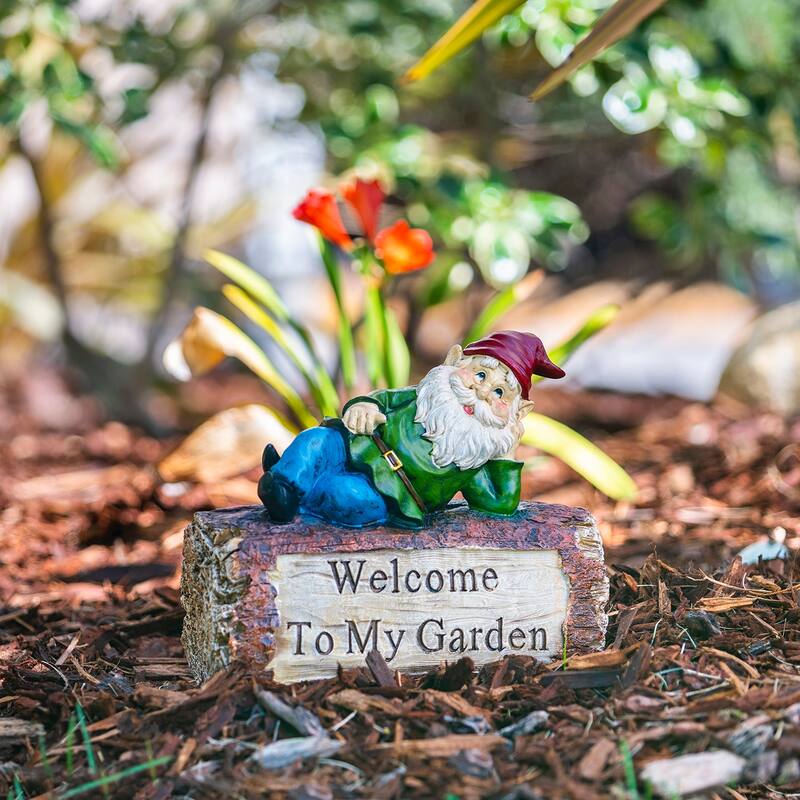 Gnome Folding Hands Looking Up Garden Statue