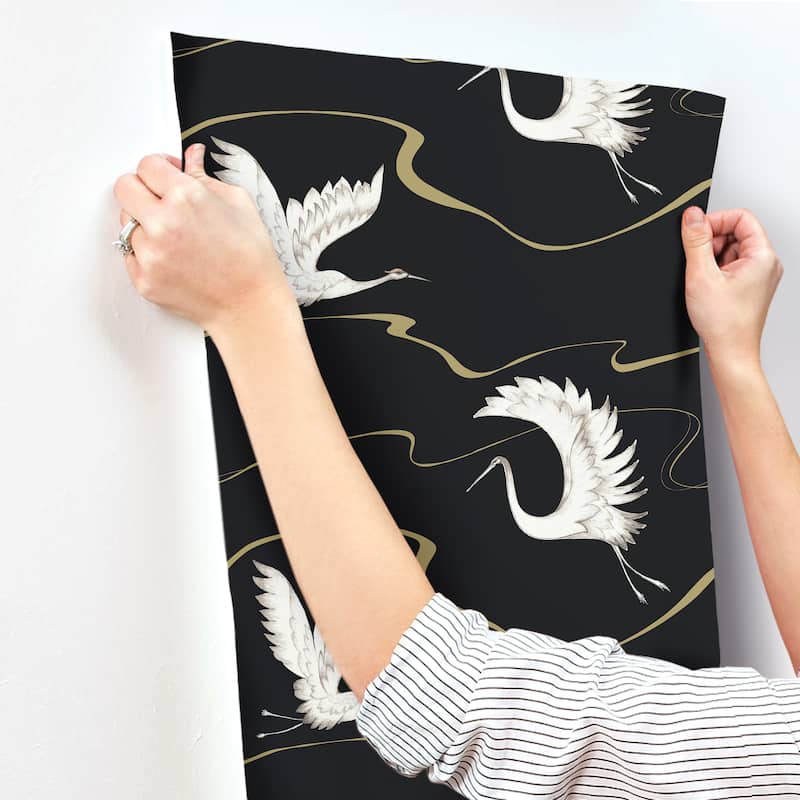 Metz Vinyl Soaring Cranes Wallpaper 27 in x 27 ft = 60.75 sq ft