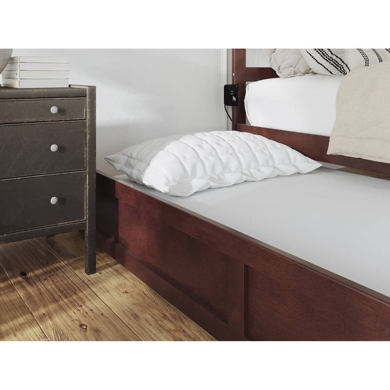 Warren Platform Bed with Footboard and Twin Trundle