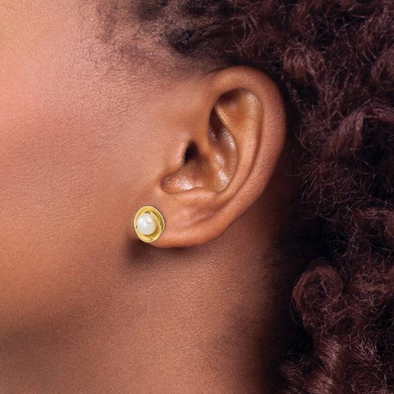 Curata 14k Yellow Gold 6-7mm White Button Freshwater Cultured Pearl Post Earrings (11.2x10.5mm)