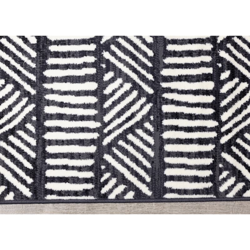 Florence Collection - Black/White Tribal Striped Area Rug - 4'7" x 6'7"