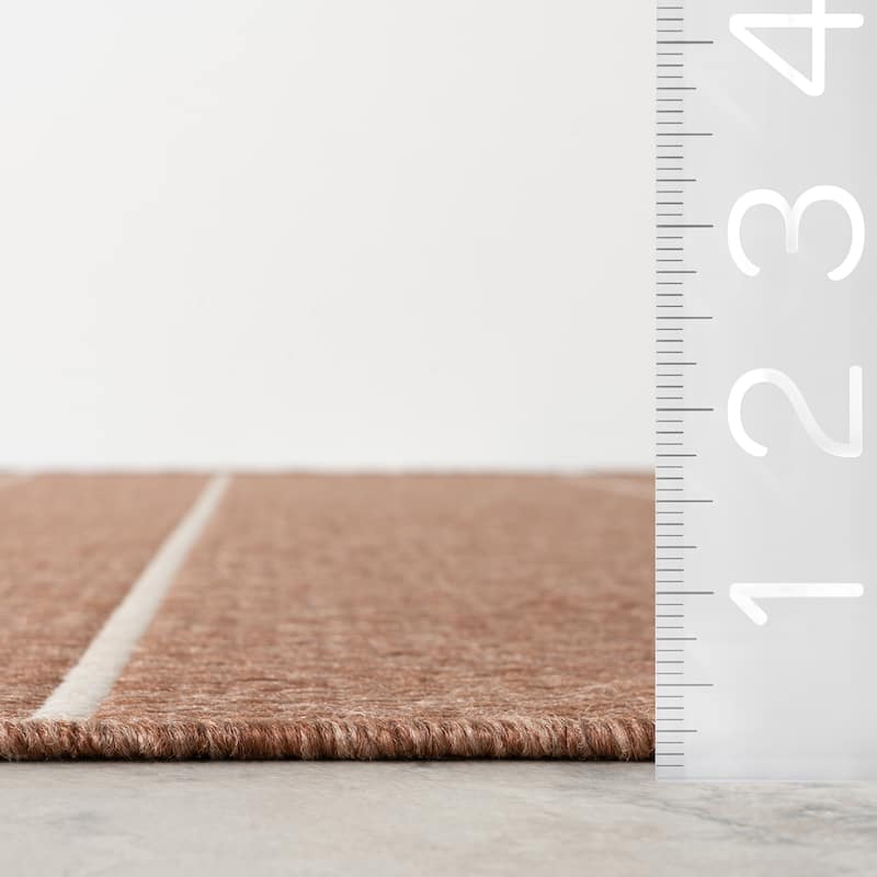 Nuloom Sharyl Modern Striped Indoor/Outdoor Area Rug