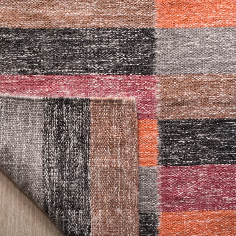SAFAVIEH Handmade Striped Kilim Lashunda Stripe Wool Rug